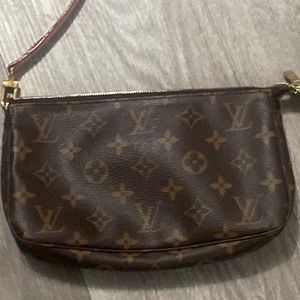 Like New Pochette Accessoires(authentic)
